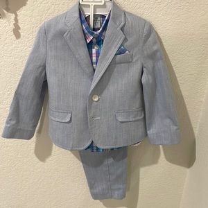 Boy  suit  2T